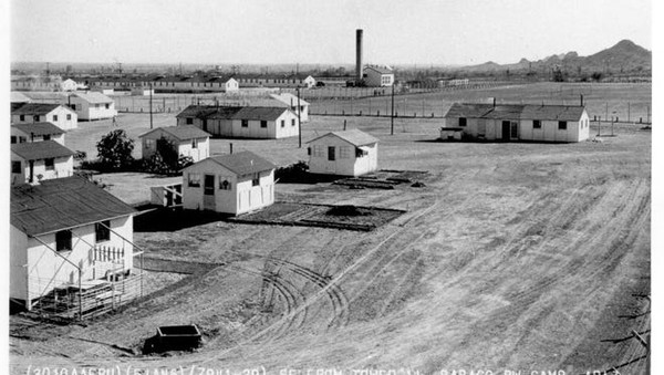 전쟁중의 파파고 수용소