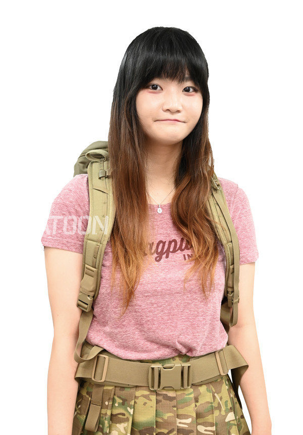 본지 연수유라 리포터가 [아크테릭스] 리프 어설트 팩 30을 멘 모습이다. 웨이스트 패드까지 제대로 착용했다.