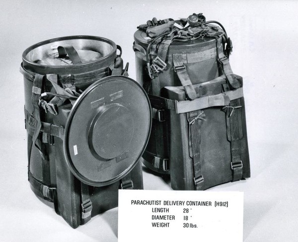 SADM(핵배낭)은 실제로 미군이 1960~70년대 사이에 보유했고 베트남에서 사용을 검토한 일도 있다. (US ARMY)