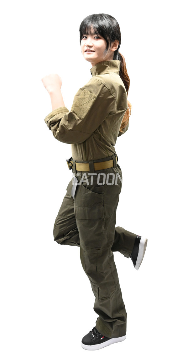 적당한 활동성은 말할 나위 없고, 착용감도 꽤 편하다고 한다.