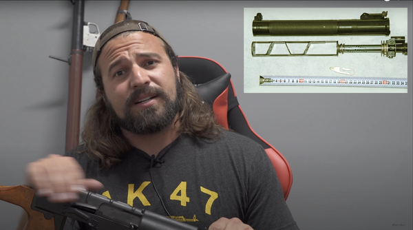 동영상 캡춰. 소음기 내부가 정말 어처구니 없을 정도로 단순한걸 알 수 있다.