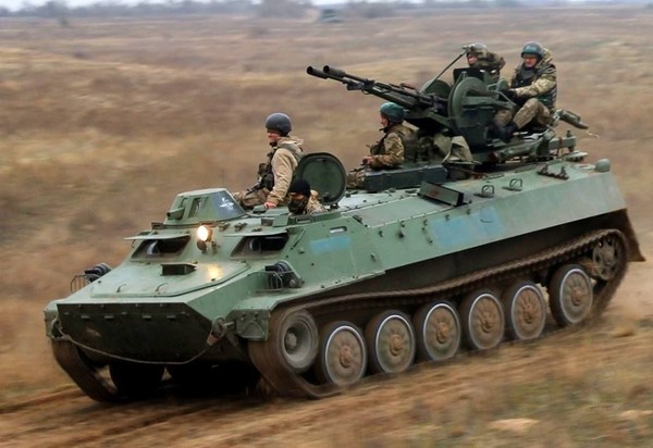 우크라이나가 SIDAM 25를 받으면 사진의 23mm 대공포 탑재 MT-LB장갑차처럼 대공-대지상 겸용의 다용도 차량처럼 쓸 가능성이 높다. 사진은 우크라이나군 운용 장비.