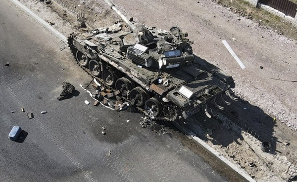 우크라이나에서 파괴된 러시아 전차
