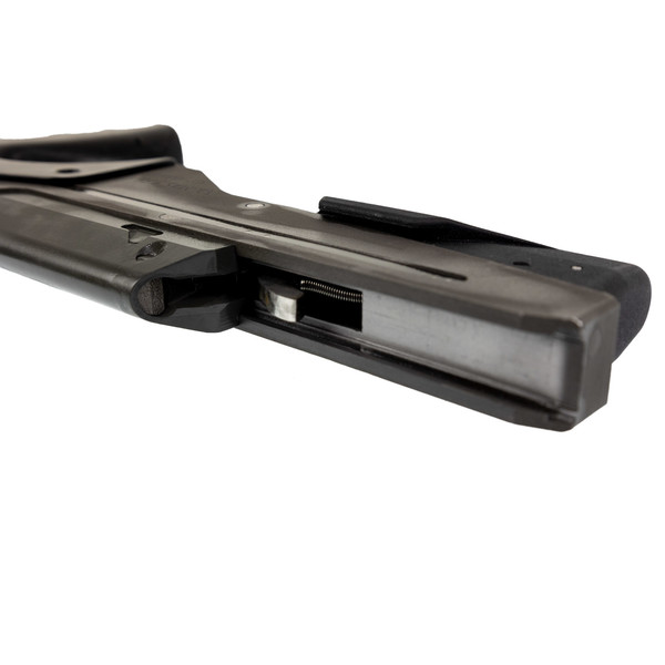 폴리머 껍질 안에는 금속으로 만든 본체가 숨어있는 셈