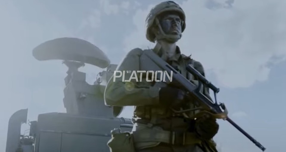 원 제작사인 Steyr Mannlicher는 '슈타이어 만리허'라고 발음하는게 맞는데, 영미권 국가들에서는 '슈타이어 맨리커'라고 하는 경우가 많고, 옆나라 일본 한정으로는 요상하게도 '스테아'라고 하는 경우가 종종 있는데 옆나라 애들 발음이 이상한 건 뭐 종특이라 치더라도 여하튼 AUG 만큼이나 '야 이거 정확하게 어떻게 불러야 맞는거임?' 논쟁에서 자유롭지 못한 총도 없다는 이야기.