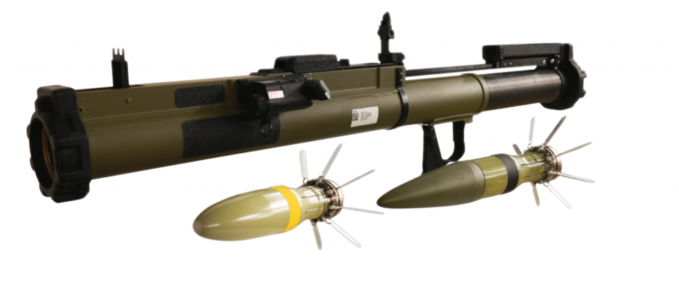 M72FFE(M72A8/A10). 앞의 탄두가 M72A10용 고폭탄, 뒤의 탄두가 M72A8용 대전차고폭탄(성형작약탄).