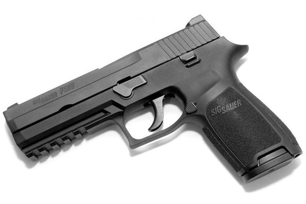 P320 이야기를 하려면 P250 이야기를 빼놓을 수 없다. (SIG Sauer)